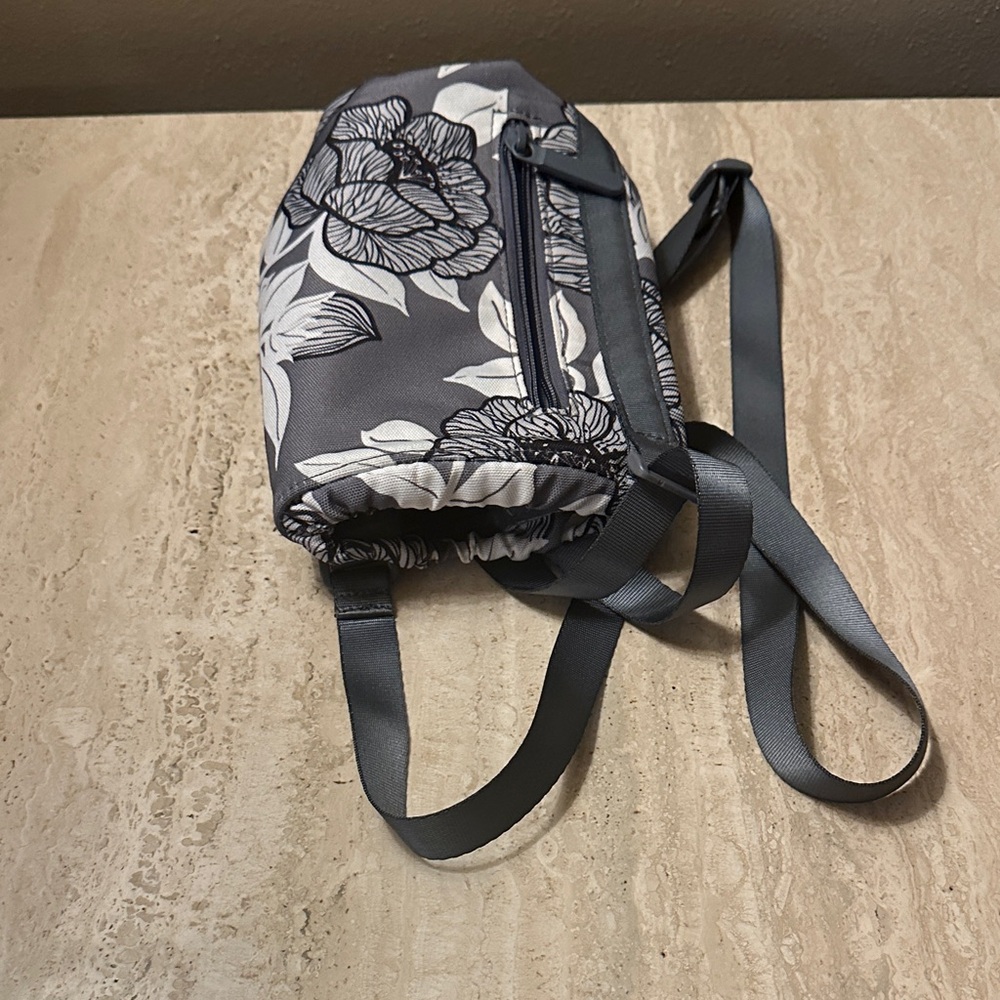 Vera Bradley Floral Gray Water Bottle Bag